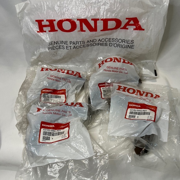 Genuine Honda Rear Brake Shoe Assembly Part #: 43153-S5A-A01 - Picture 1 of 4